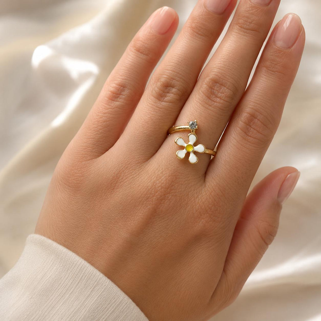 Pretty White Flower Ring